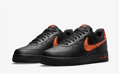 nike zwart met oranje|nike zwarte sneakers.